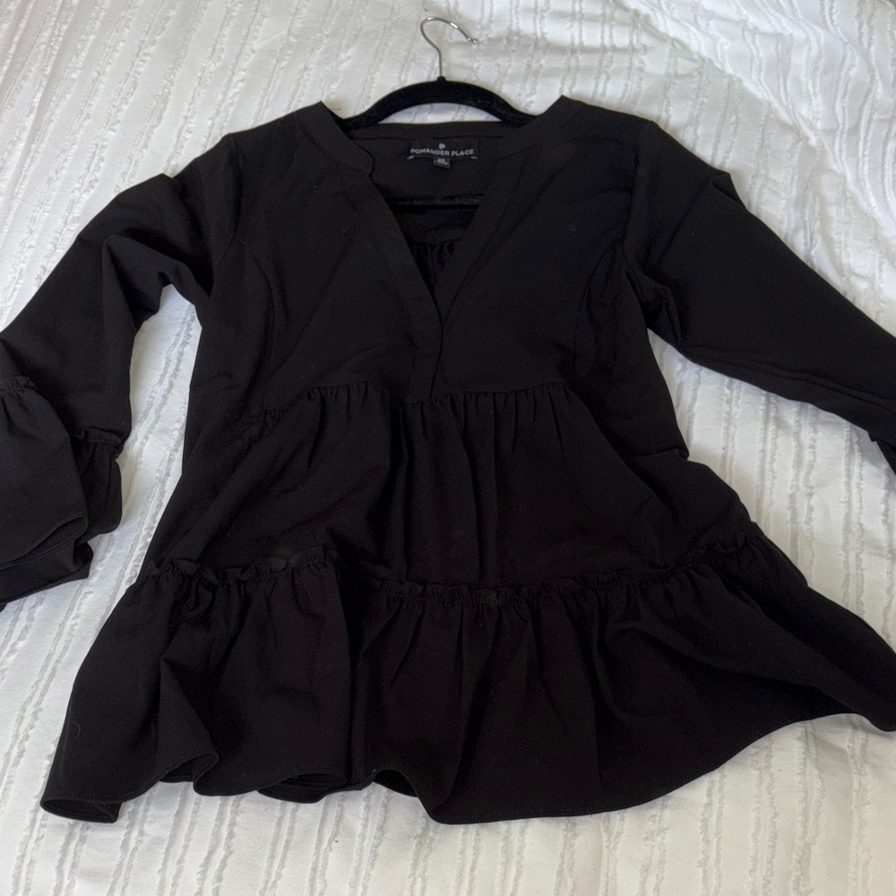 Tuckernuck Pomander Place Black crepe Ruffled Women's Top - Picture 5 of 9